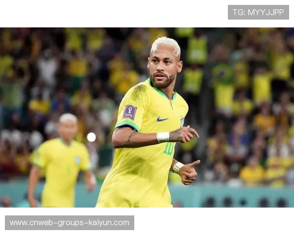 内马尔挑球突破并送出直线传递，巴西锋线获得绝佳点位